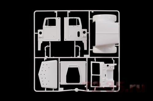 Грузовик Peterbilt 378 "Long Hauler" KIT01190_enl.jpg